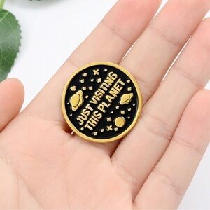 UFO Pin for aliens lovers, New!